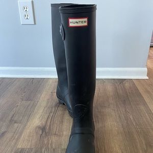 Hunter boots tall matte black, size 8/EU 39